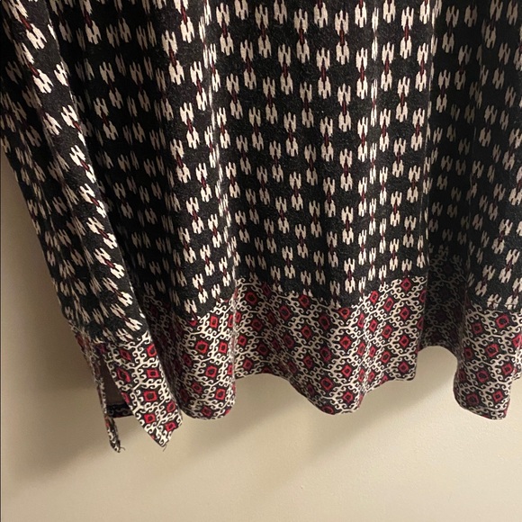 Patterned Button-Up Shirt - Picture 6 of 12